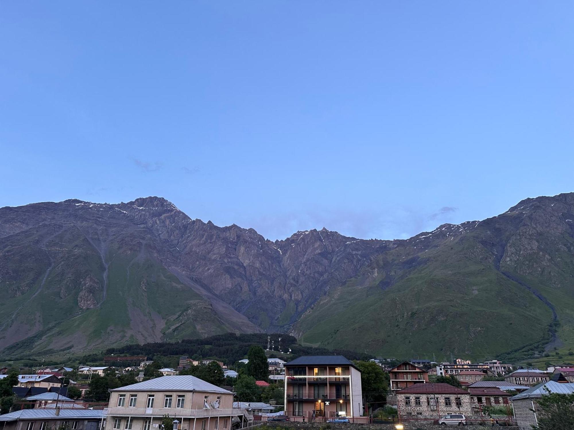 Hotel Mountime Kazbegi Exterior photo