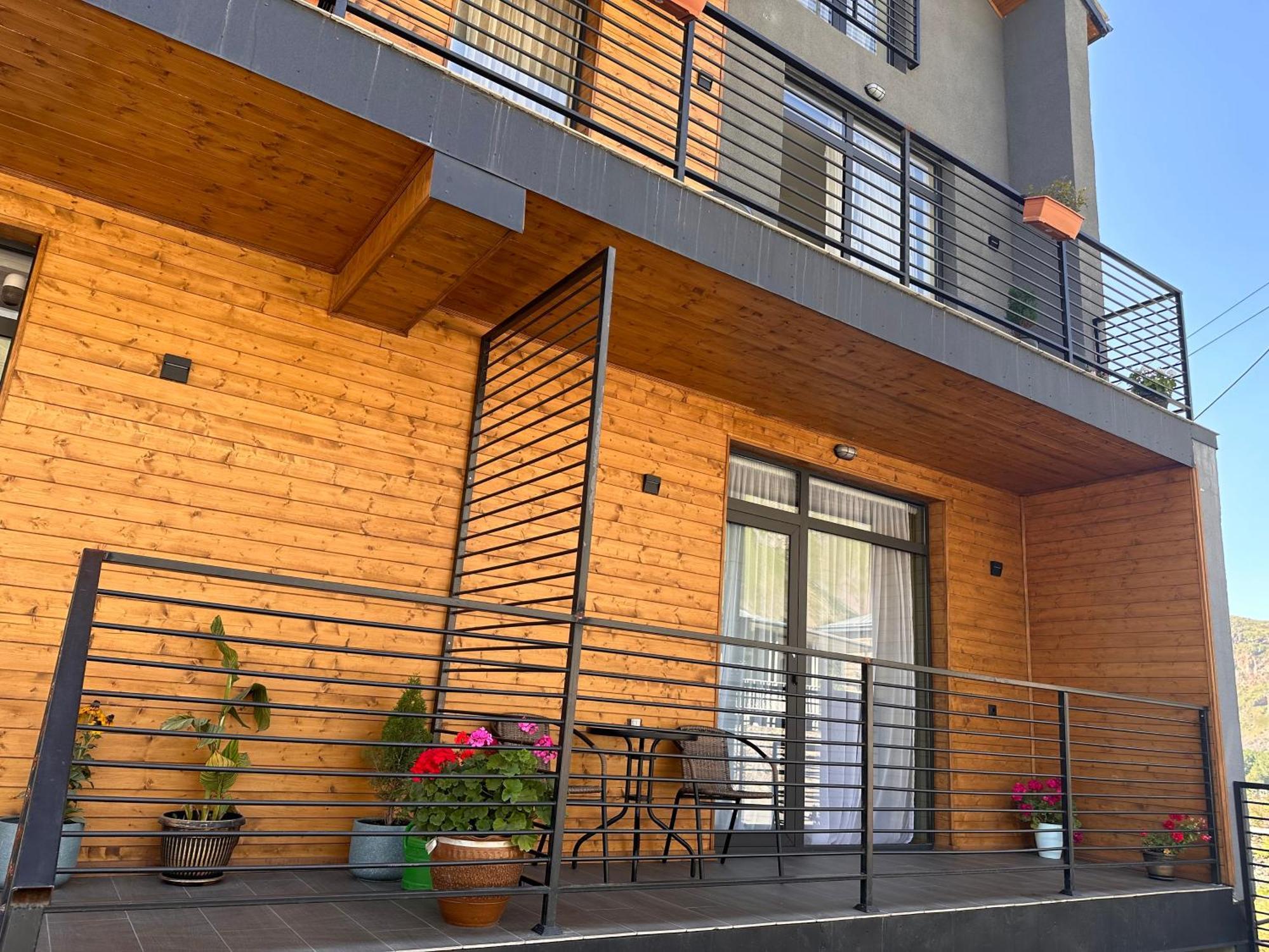 Hotel Mountime Kazbegi Exterior photo