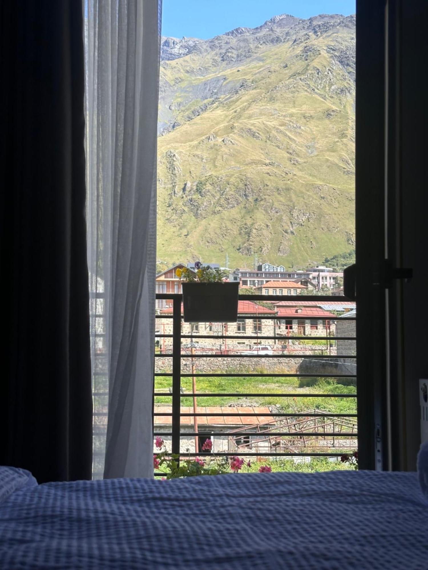 Hotel Mountime Kazbegi Exterior photo