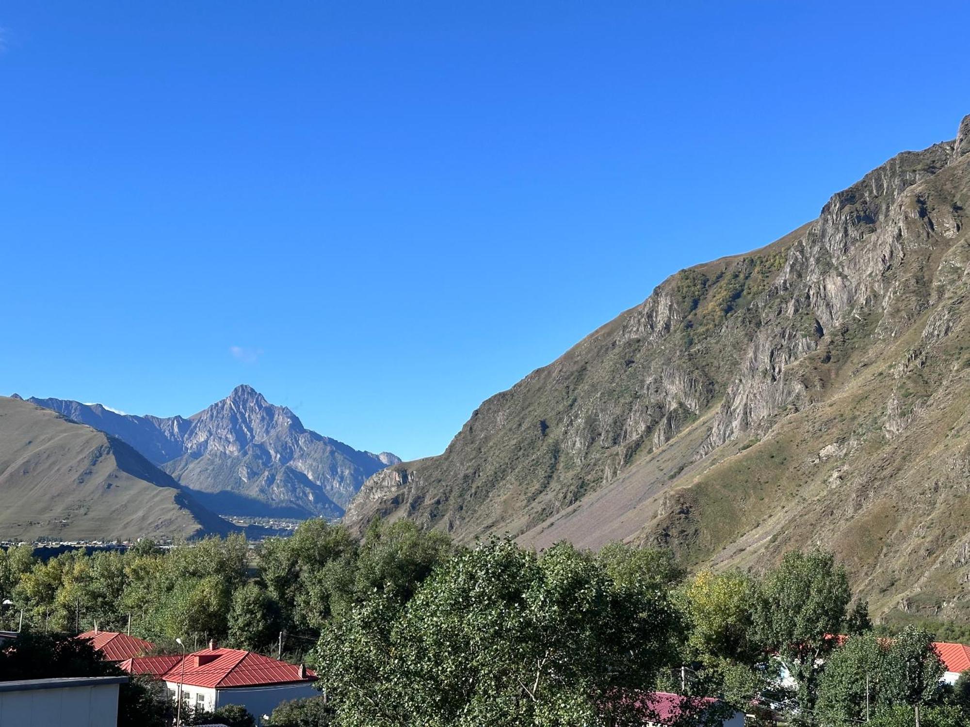 Hotel Mountime Kazbegi Exterior photo